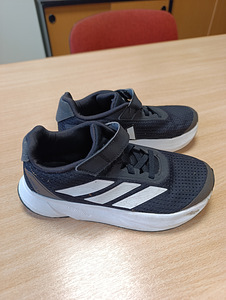 Tossud Adidas 32 (1 foto / 3)