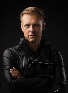 Armin Van Buuren (1 фото из 1)