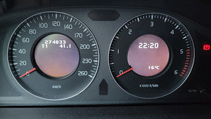 Volvo V70 Summum (7 foto / 8)