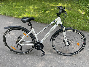 28" Merida Crosway 40 lady (1 foto / 5)