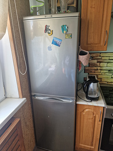 Холодильник külmkapp indesit (1 фото из 2)