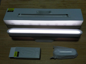 Baseus Magnetic Stepless Dimming Charging Desk Lamp (3 foto / 7)