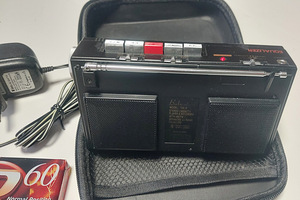 AM/FM Stereo Radio Cassette Recorder (4 foto / 8)