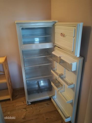 Холодильник размером 148x58x60 cм (фото #2)