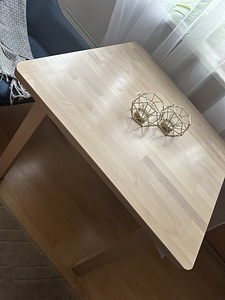 Обеденный стол из массива дерева ikea (3 фото из 3)