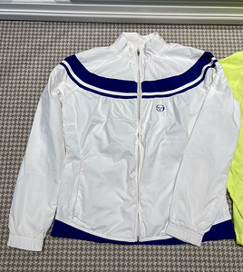 Tacchini; Nike; New Balance kilekas, tuulejope (2 foto / 10)