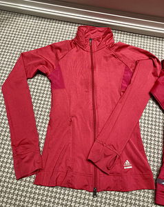 Толстовка adidas s32/34; s38 (2 фото из 6)