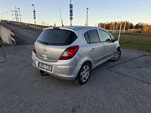 Opel Corsa D (3 фото из 10)