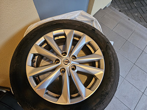 Veljed Nissan R17 + 215/60/R17 suverehvid Hankook (1 foto / 3)