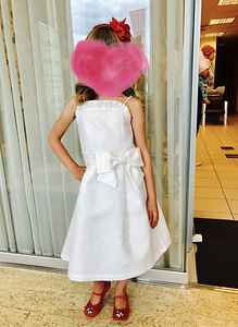 Pidulik kleit River Island vanusele 6, 7 aastat (1 foto / 5)