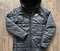 Осенне-весенняя куртка NIKE,размер XS,теплый жилет в подарок