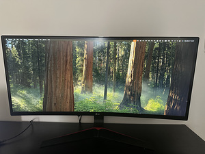 Curved Ultrawide LG 34" 144Hz monitor (1 foto / 2)