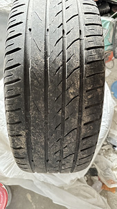 Летние шины 225/50/R17 (8 фото из 9)