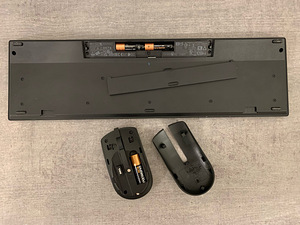 Dell KM-636 juhtmevaba klaviatuur ja hiir ENG/RUS (2 foto / 3)
