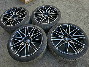 Диски R22 5x120 BMW x5 x6 m style + датчики f15 f16 (4 фото из 5)