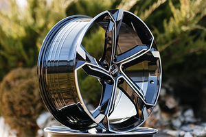Veljed r22 5x112 Audi Vw Skoda Black polish uued (2 foto / 3)