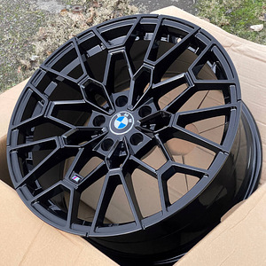 Диски R19 5x120 BMW f10 f11 f01 и т.д. новые (2 фото из 4)