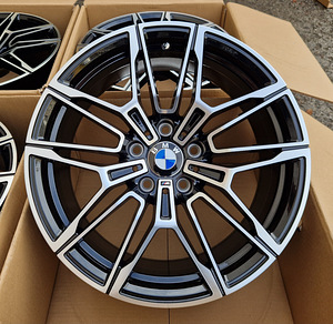 R18 BMW 5x120 R18 диски 5x120 F10 F11 F06 F12 F13 F01 и т.д. (1 фото из 3)