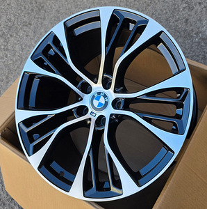 R20 veljed 5x120 BMW x5 x6 f15 f16 e70 e71 e53 599M - uued (3 foto / 5)