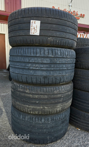 Шины R21 275 35 21 и 315 30 21 Pirelli 4мм