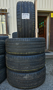 R22 rehvid 255 40 22 pirelli 7mm 4tk (1 foto / 1)