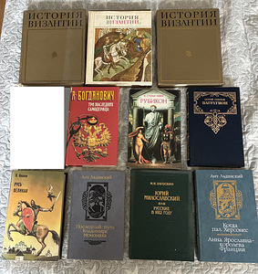 Книги (1 фото из 4)