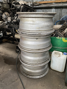 Veljed ja rehvid Subaru (2 foto / 4)