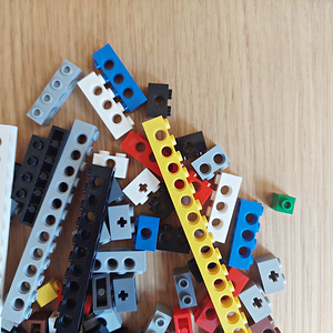Lego küljel aukudega ehitusklotsid (3 foto / 5)