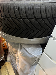 Veljed + rehvid m + s Volvo Xcode 70 jaoks (4 foto / 4)