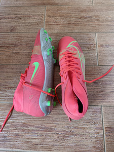 Jalgpalliputsad Nike Mercurial Superfly 8 NR46 (2 foto / 2)