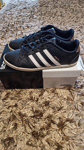 Naiste vabaaja jalatsid Adidas. Suurus 37 1/3 (5 foto / 5)