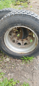 Шины с дисками 315/60 R22.5 (1 фото из 4)