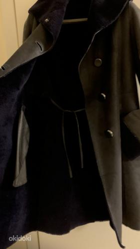 Тонкое замшевое пальто с капюшоном (фото #1)