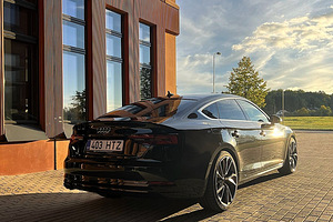 Audi A5 Sportpack 3.0 160kW (1 foto / 11)