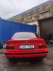 Продается BMW 325ia купе. (3 фото из 5)