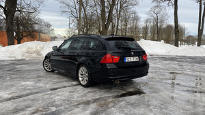 Продается БМВ 320д 2009г. (4 фото из 9)