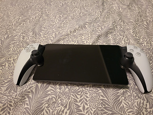 Playstation Portal (2 foto / 3)