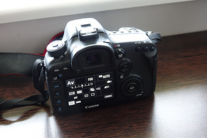 Canon EOS 7D Mark2 (3 foto / 4)