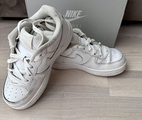 Кроссовки Nike для девочки