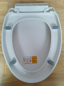 Крышка унитаза (3 фото из 3)
