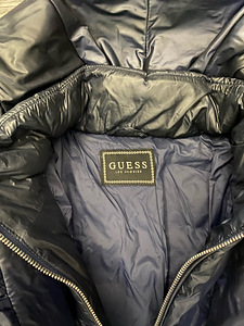 Пуховик Guess (3 фото из 3)