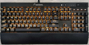Клавиатура Corsair Gaming K70 LUX с RGB-подсветкой (2 фото из 8)