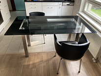 Стильный итальянский обеденный стол (стекло) и стулья