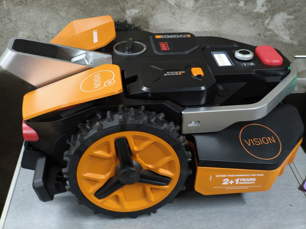Robotniiduk Worx Visioon M600 600m2.