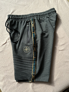 Stone island (4 фото из 5)