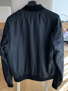 Peak performance бомбер M (2 фото из 3)
