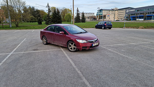 Прокат автомобилей (2 фото из 6)