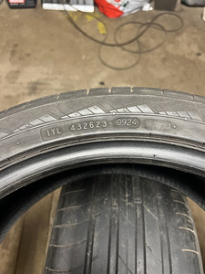 Nokian Hakka Black 235/40R19 (4 foto / 4)