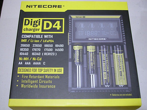 Универсальное зарядное устройство Nitecore D4