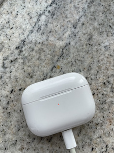 AirPods Pro (2 фото из 6)